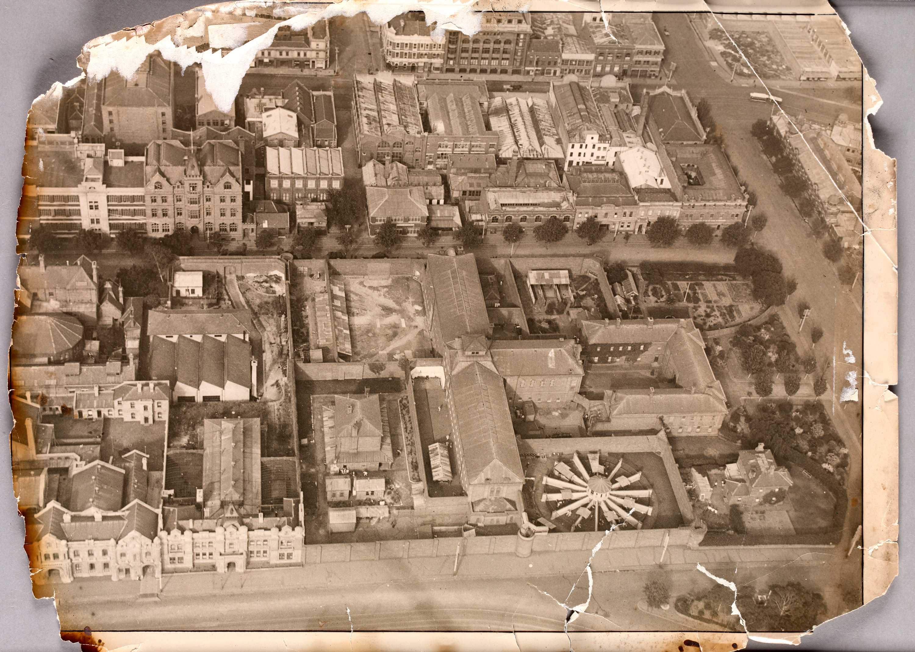 Historic aerial view of Old Melbourne Gaol